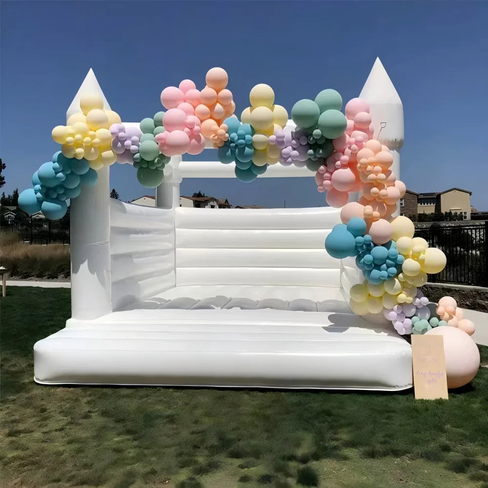 Château gonflable blanc modèle personnalisable vue ensemble