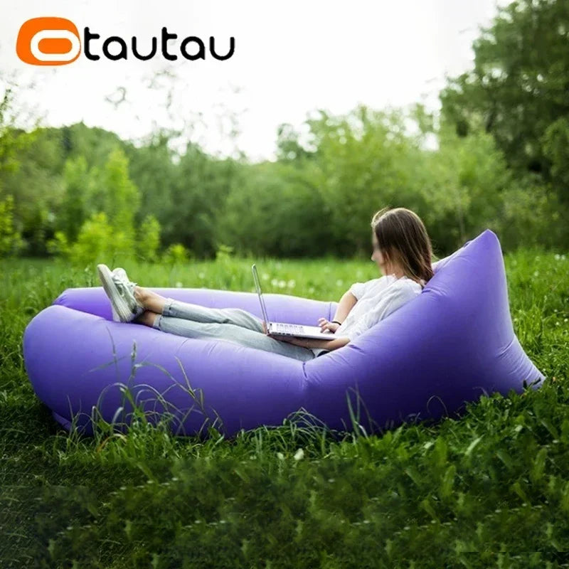 Détail du tissu polyester du matelas de camping gonflable