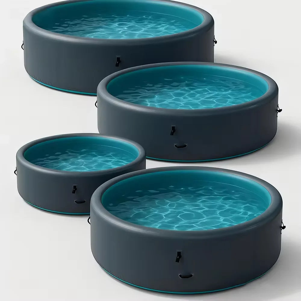 Piscine gonflable ronde utilisée par une famille en été