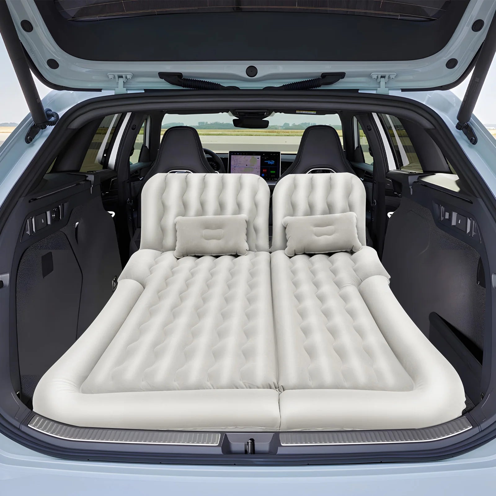 Matelas gonflable lit voiture installé sur siège arrière