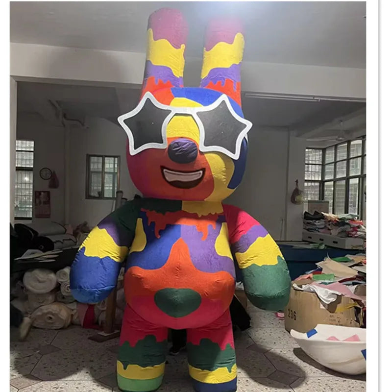 Costume gonflable mascotte colorée vue de profil