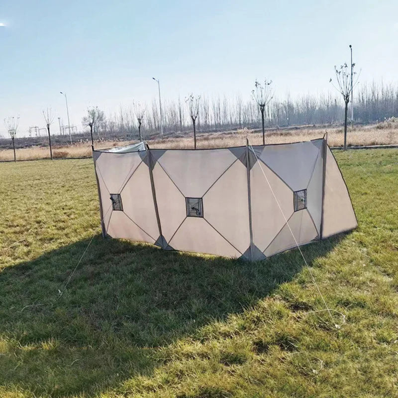 Intérieur de la tente gonflable camping pour 3 à 4 personnes