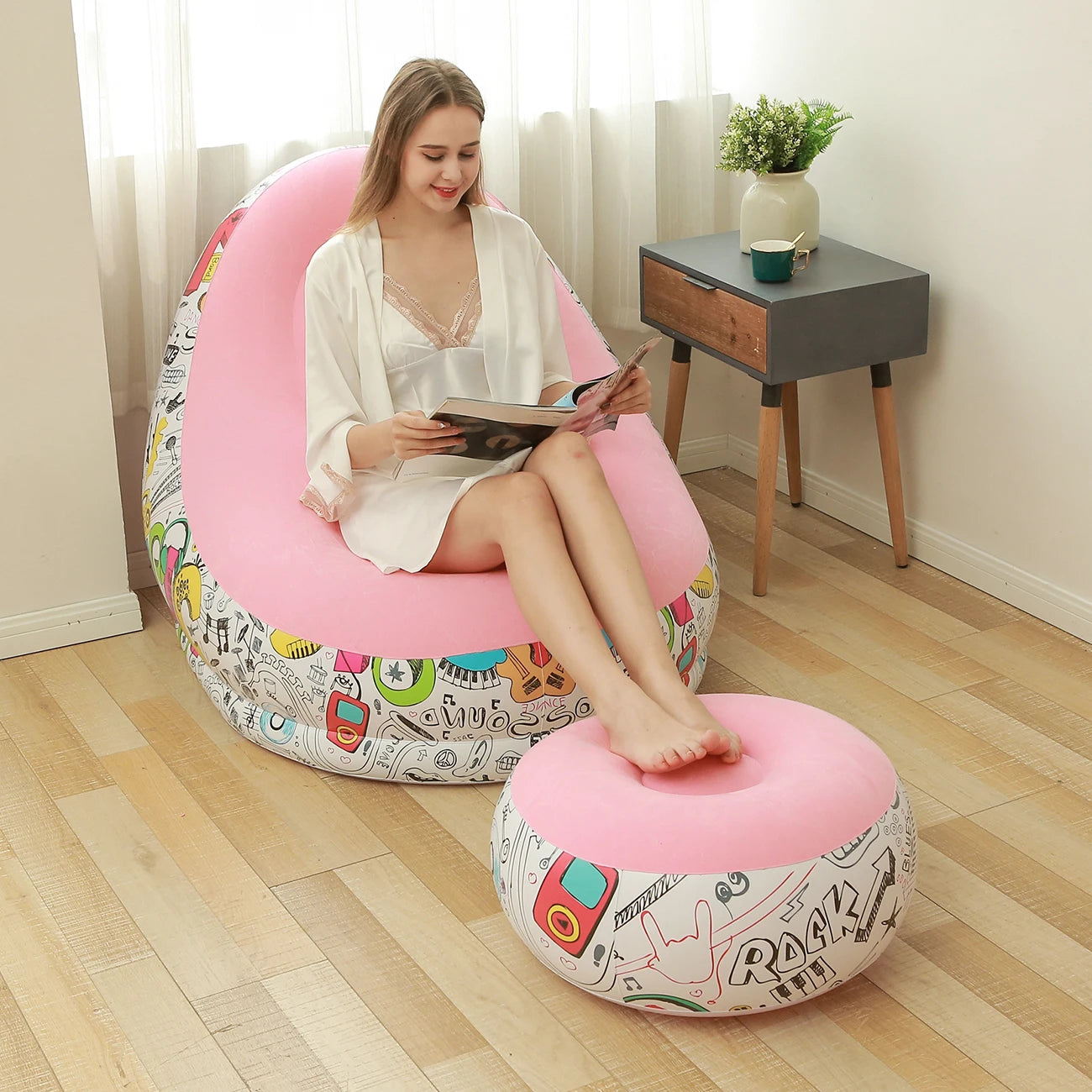 Pouf gonflable plié pour le rangement et le transport