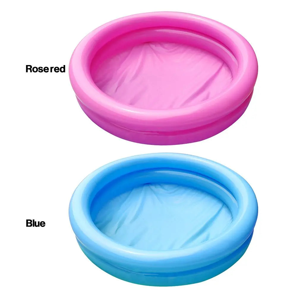 Détail des rebords gonflés de la piscine PVC bébé