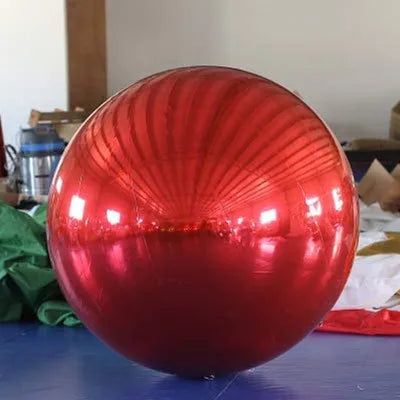 Sphère gonflable multicolore vue d'ensemble