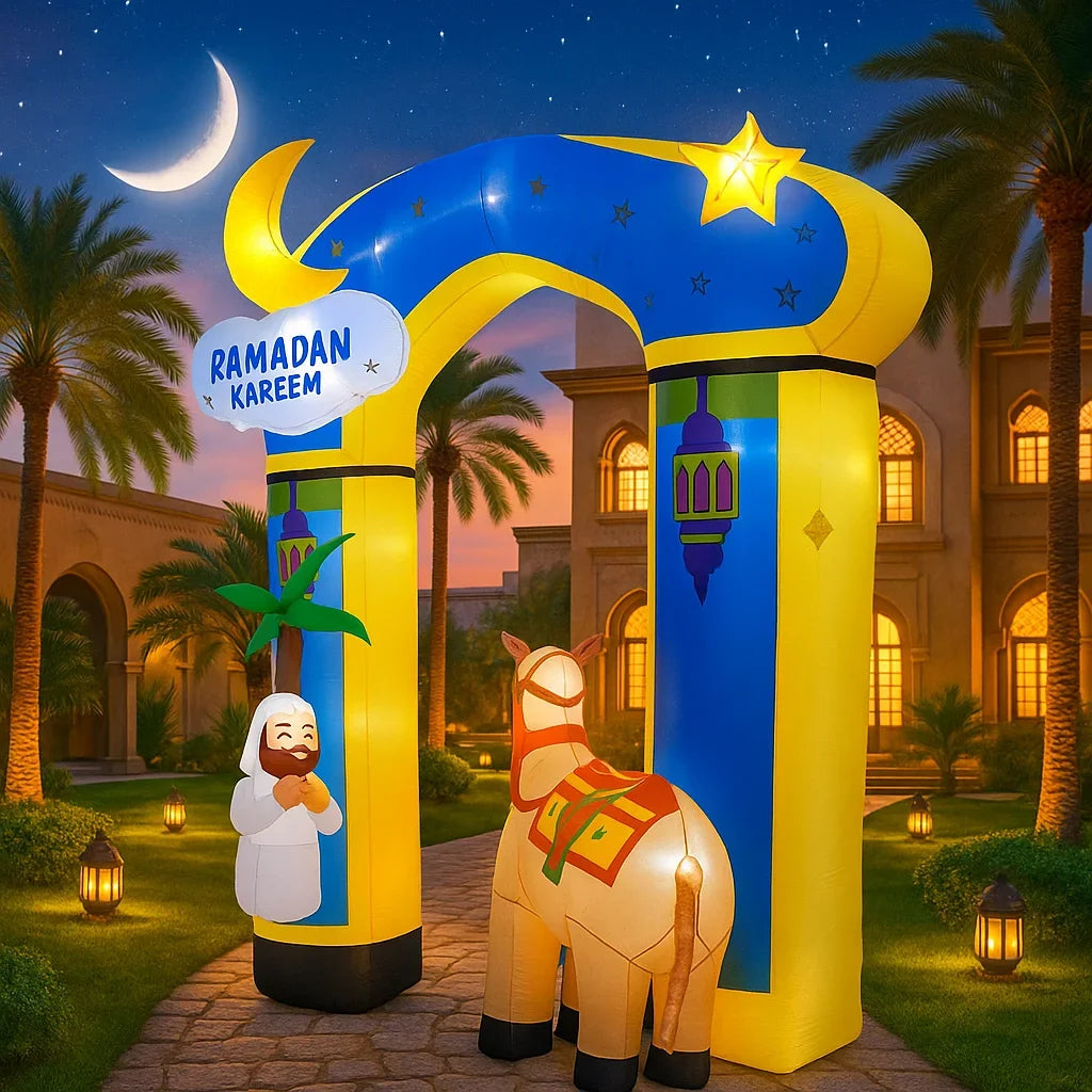 Vue de nuit de la décoration gonflable Ramadan illuminée
