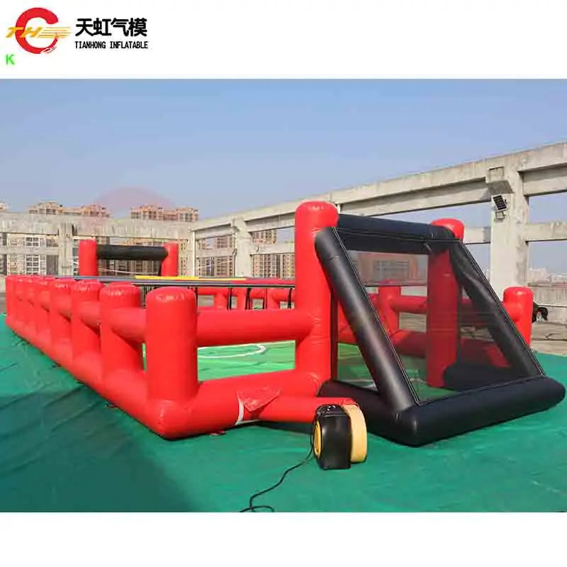 Détail des obstacles du terrain de foot gonflable