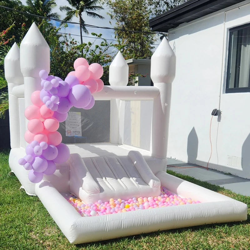 Château gonflable blanc piscine à balles et toboggan