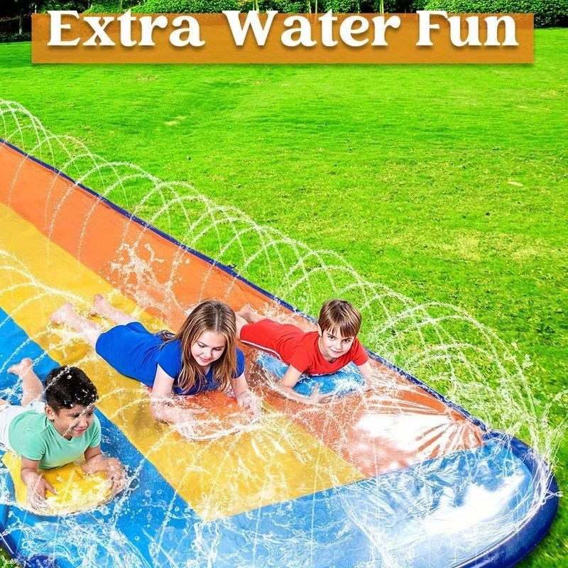 Piscine de réception en bout du toboggan aquatique gonflable