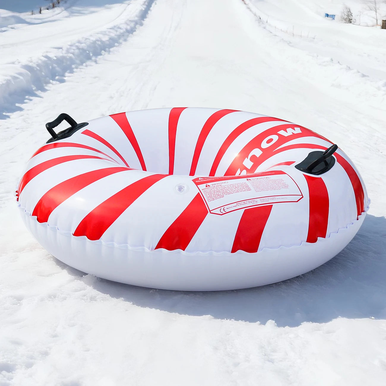 Luge gonflable au fond dur sur la neige