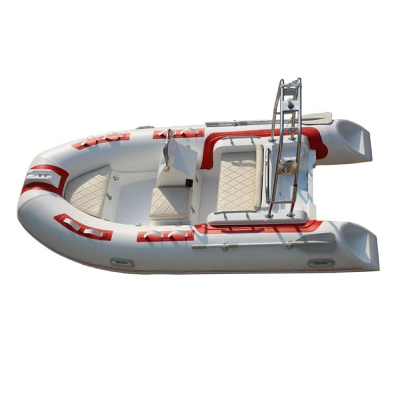 Bateau gonflable pêche installé sur l'eau avec plancher PVC