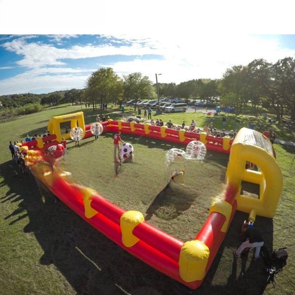 Terrain de foot gonflable bulle installé en extérieur