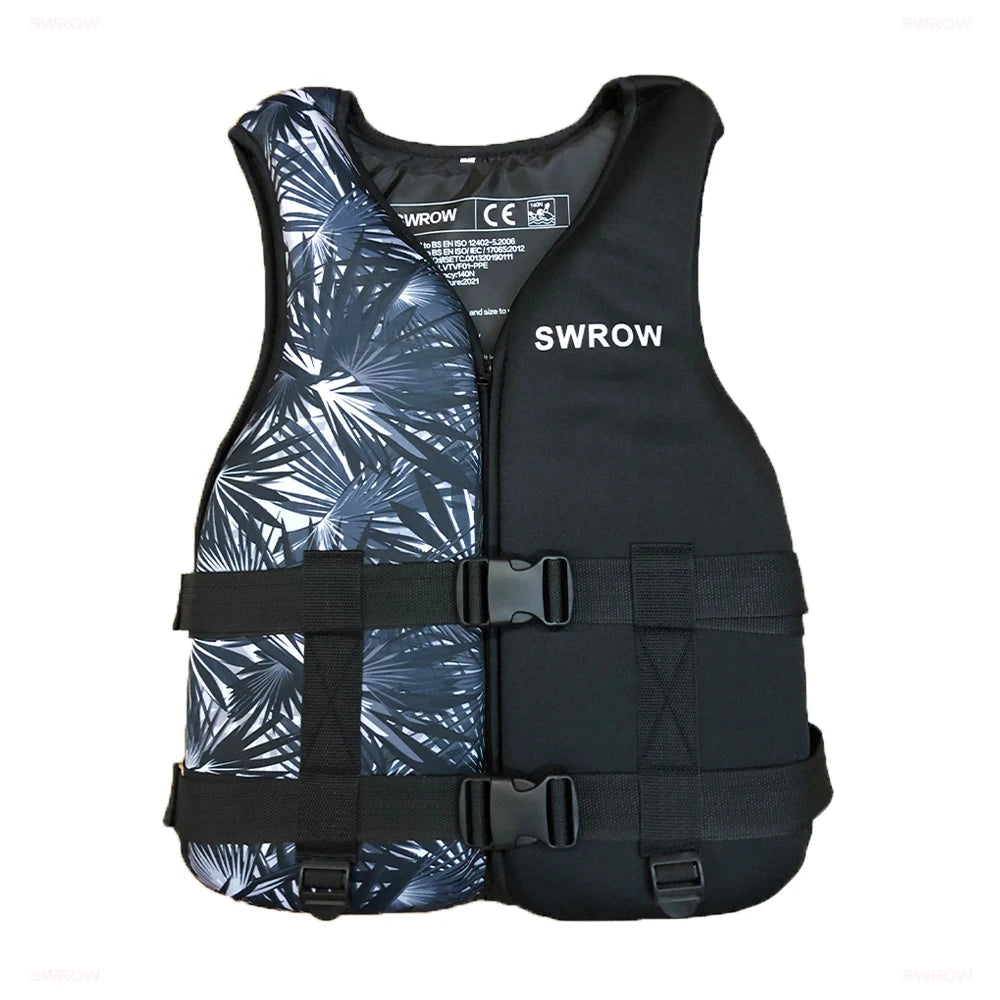 Enfant portant le gilet néoprène multisport
