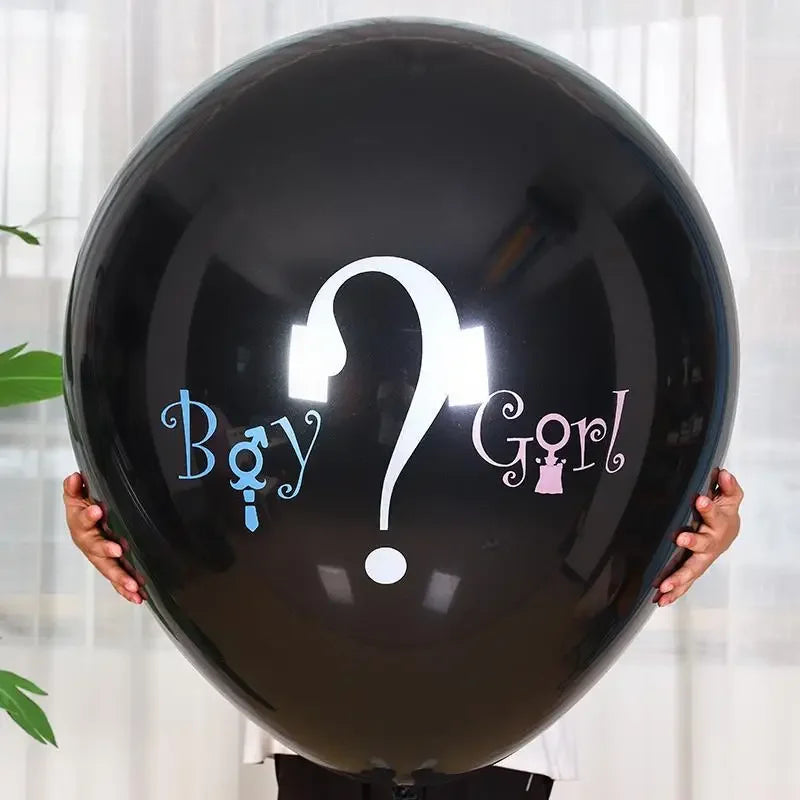 Mise en scène du ballon gonflable noir pour baby shower