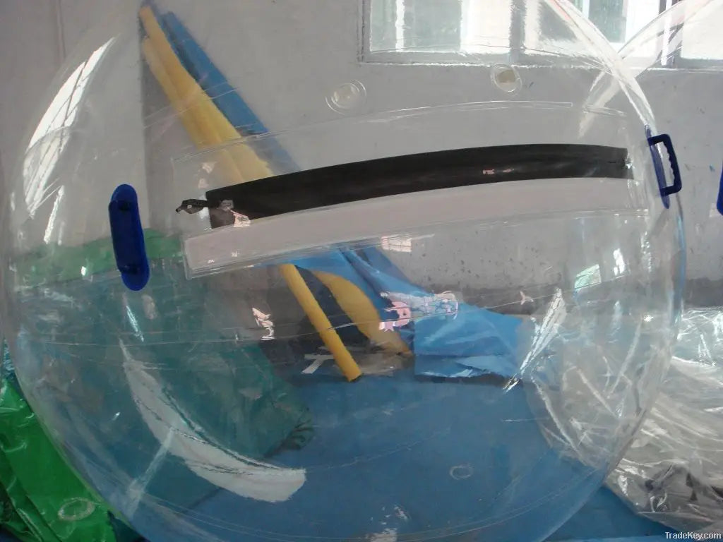 Animation piscine avec zorb ball gonflable