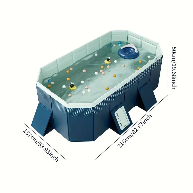 Famille profitant de la piscine gonflable en été