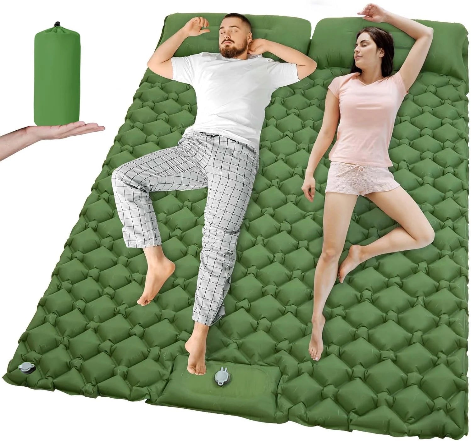 Matelas de camping gonflable double installé en extérieur