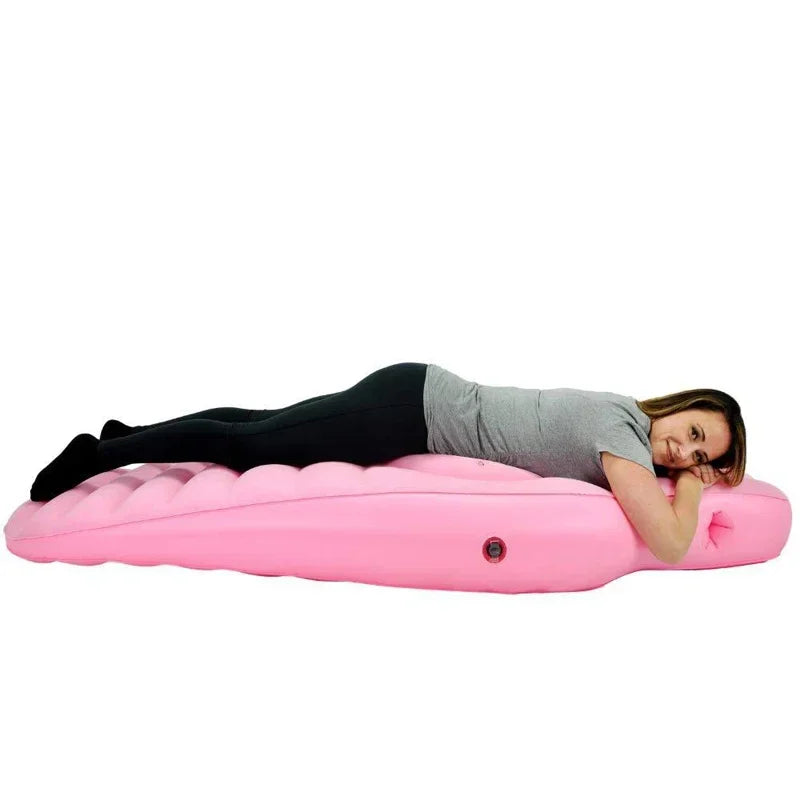Détail de la forme ergonomique du matelas gonflable