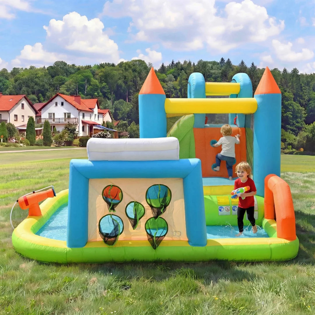 Toboggan de l'aire de jeux gonflable multisports