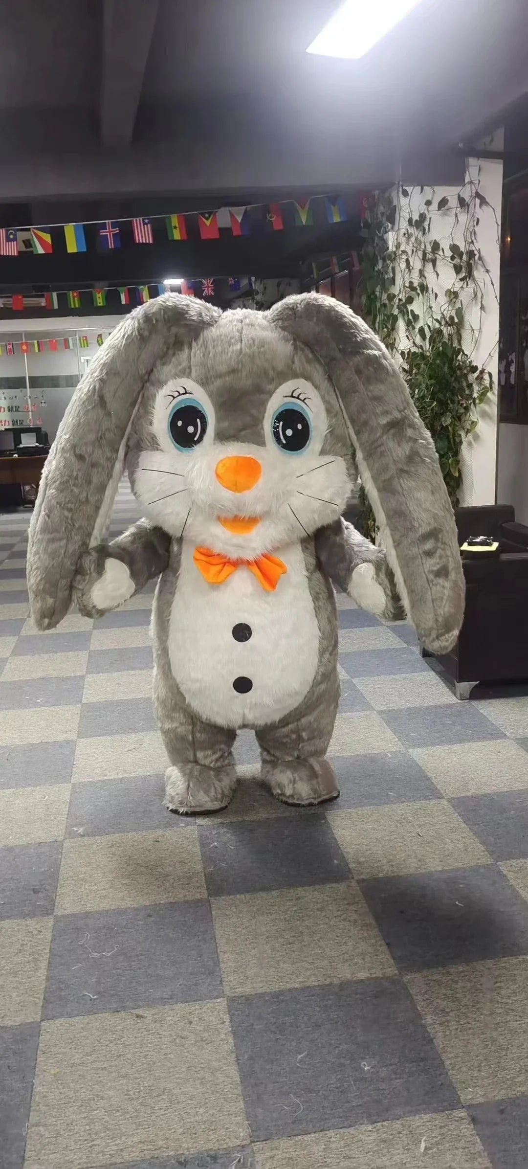 Costume gonflable lapin de Pâques, coloris bleu