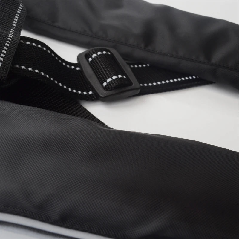Accessoire Gonflable Gilet Sauvetage Marin Noir - mise en situation