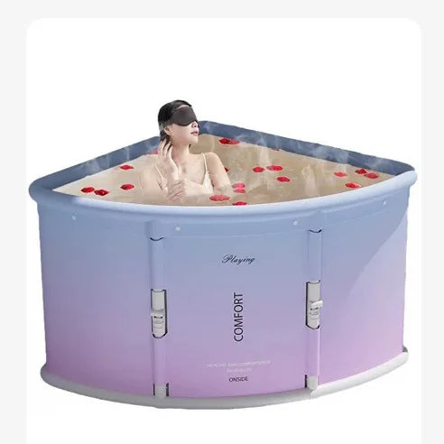 Bébé dans la baignoire gonflable pliable
