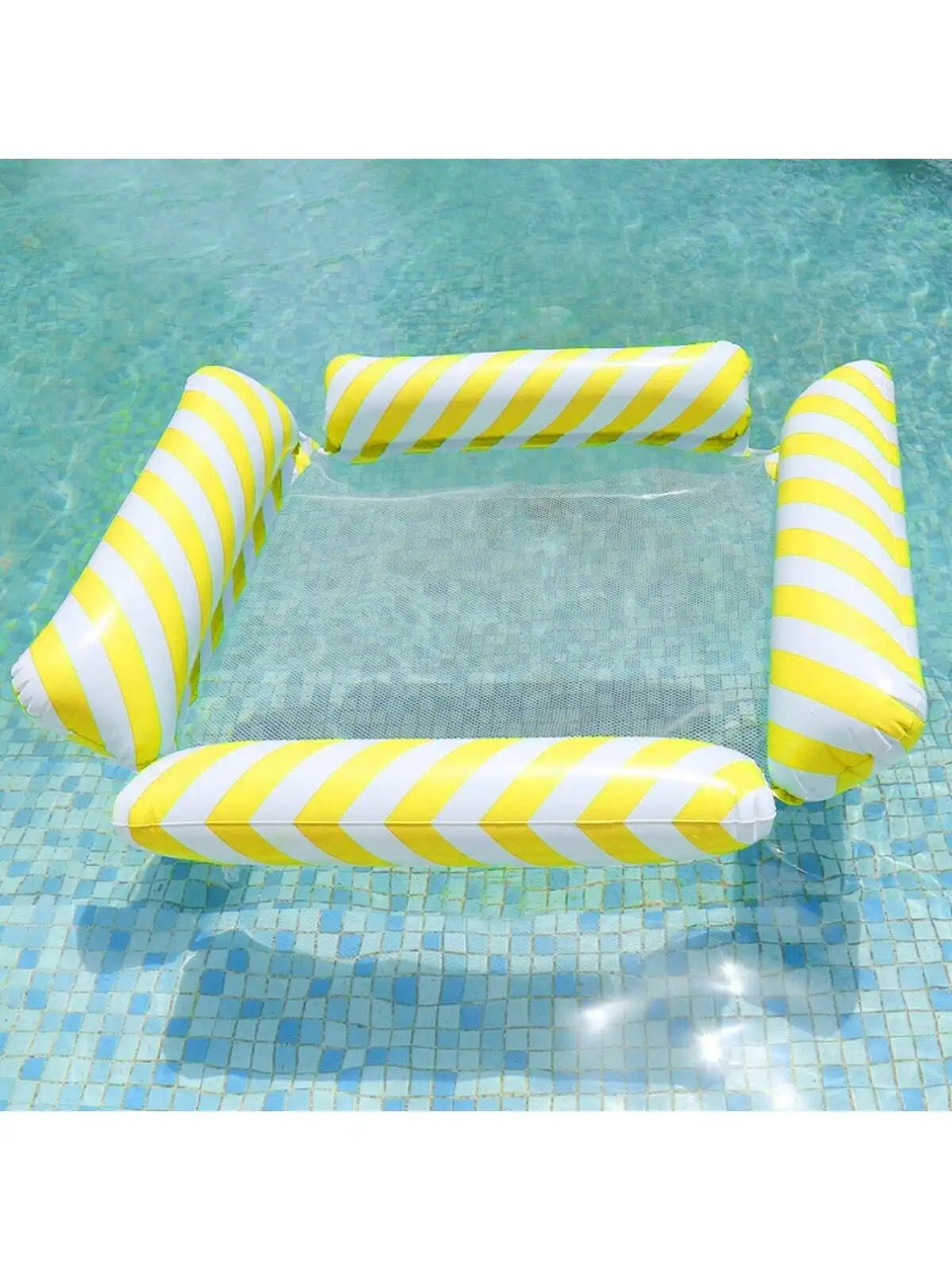Bouée Gonflable Hamac Chaise Convertible en utilisation dans la piscine 12