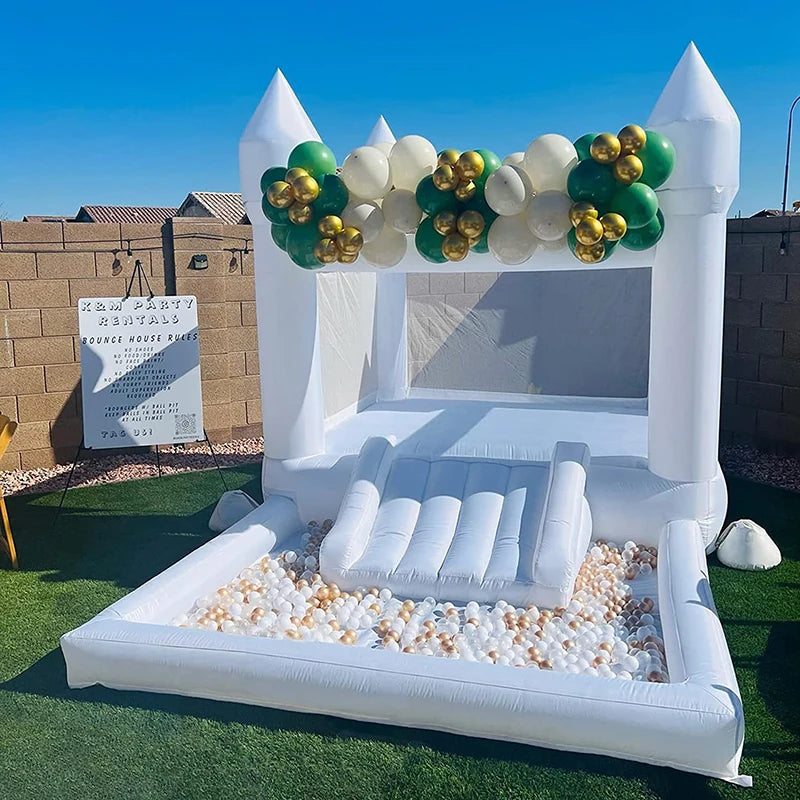 Château gonflable blanc avec toboggan aquatique 4 m