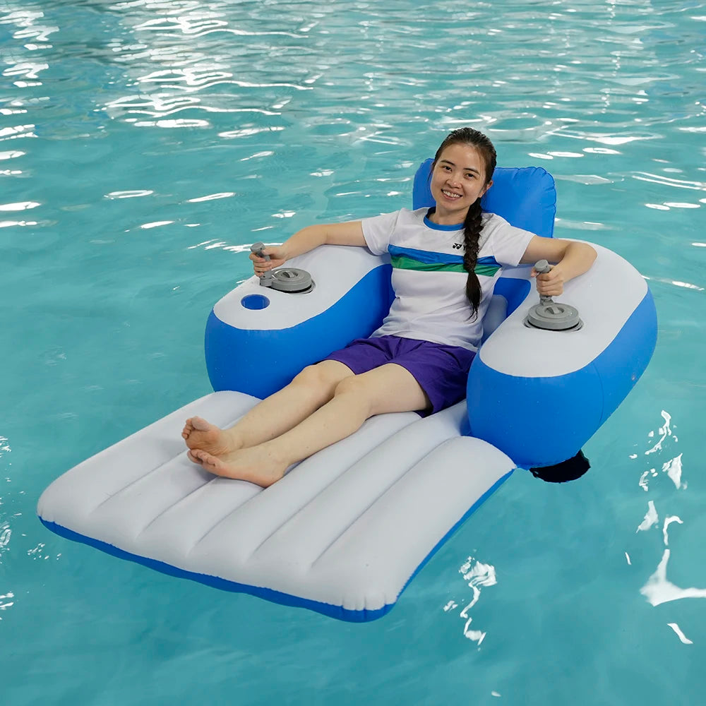 Bouée Gonflable Transat Motorisé Luxe en utilisation dans la piscine