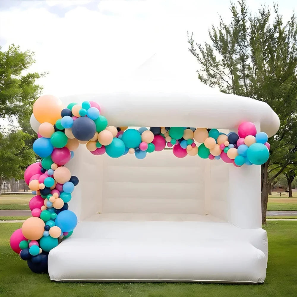 Château gonflable blanc animation anniversaire enfants