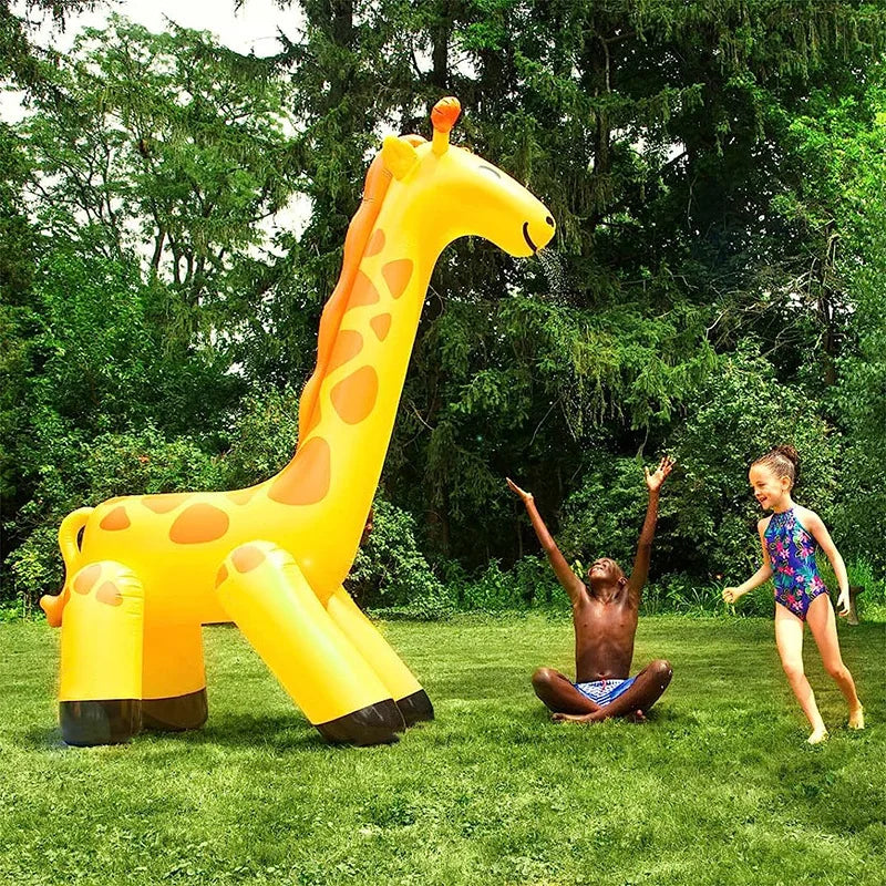 Décoration gonflable girafe installée au jardin