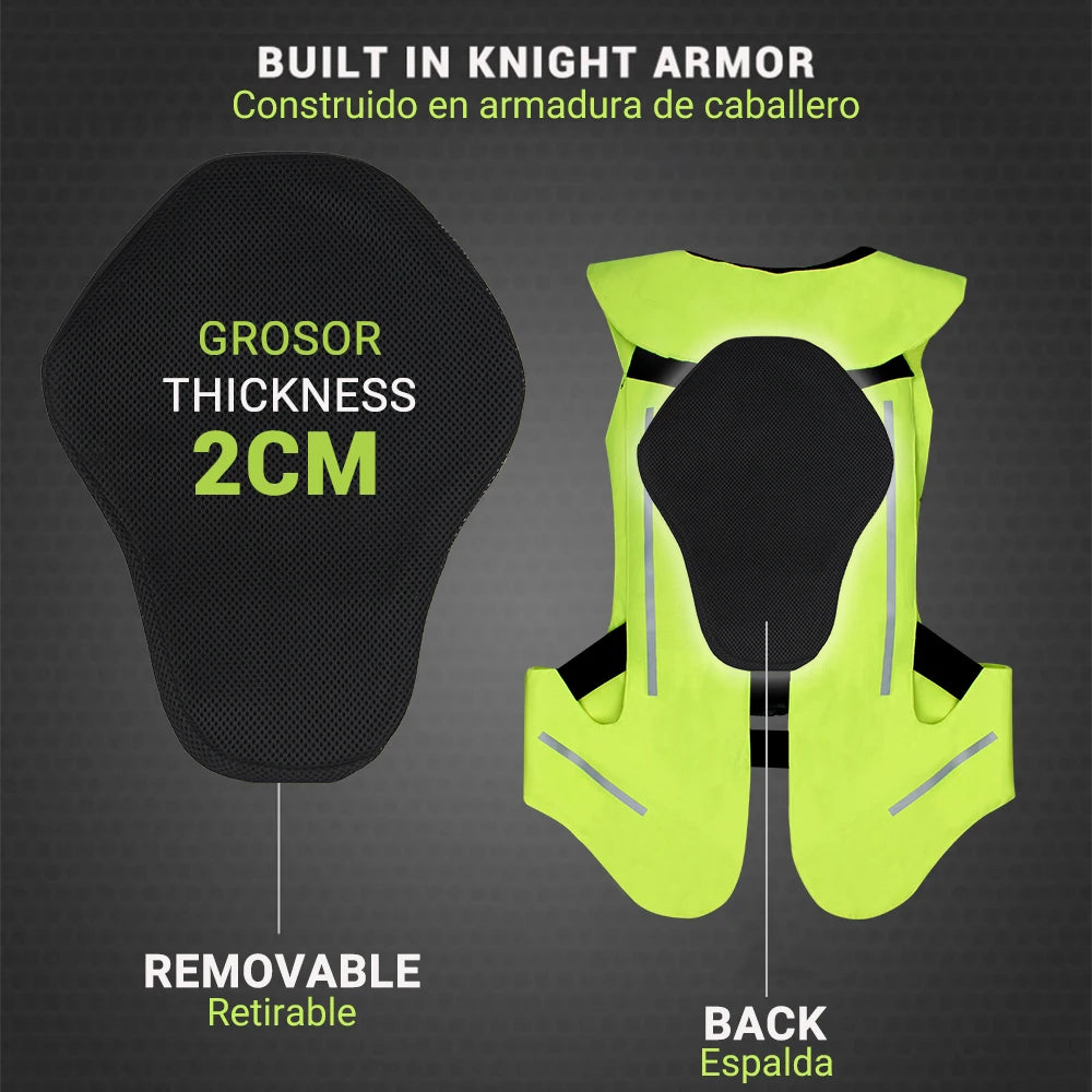 Motard portant le gilet airbag lors d'une sortie