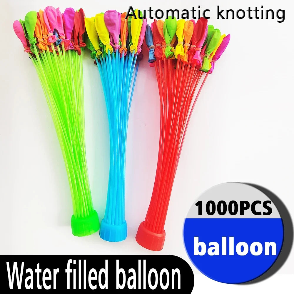 Ballons gonflables d'eau prêts pour une bataille d'été