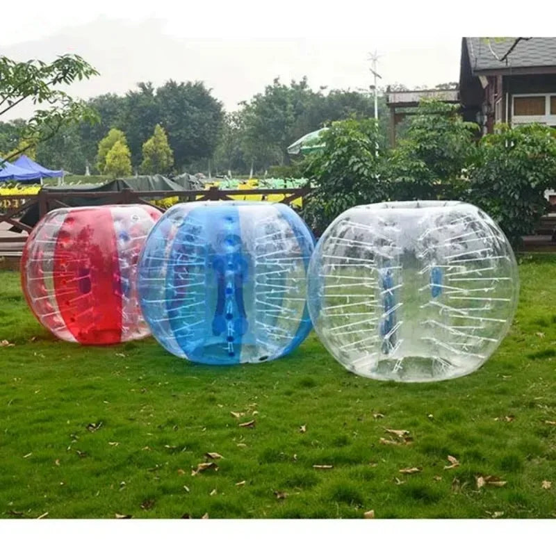 Zorb ball gonflable rouge joueur dans la balle