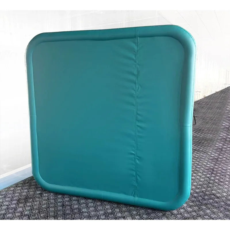 Utilisation familiale de la piscine gonflable carrée