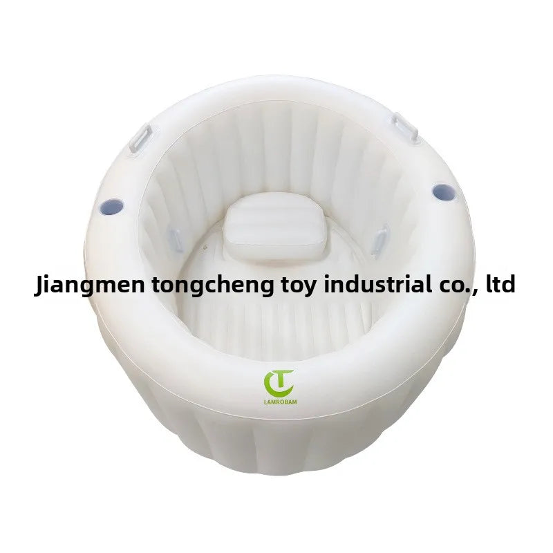 Baignoire gonflable pliée pour le rangement