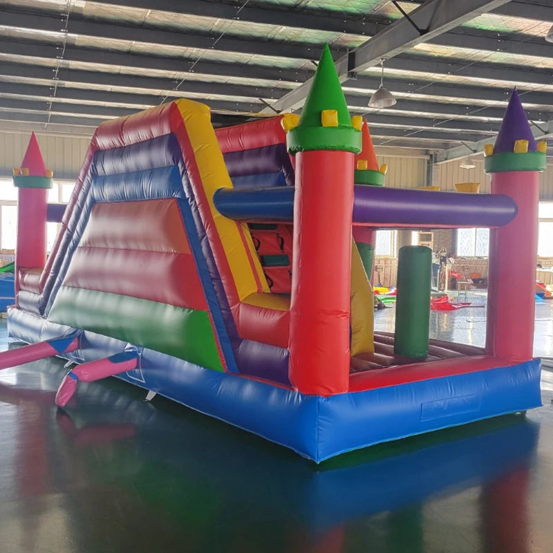 Parcours gonflable commercial thème château multicolore vue d'ensemble