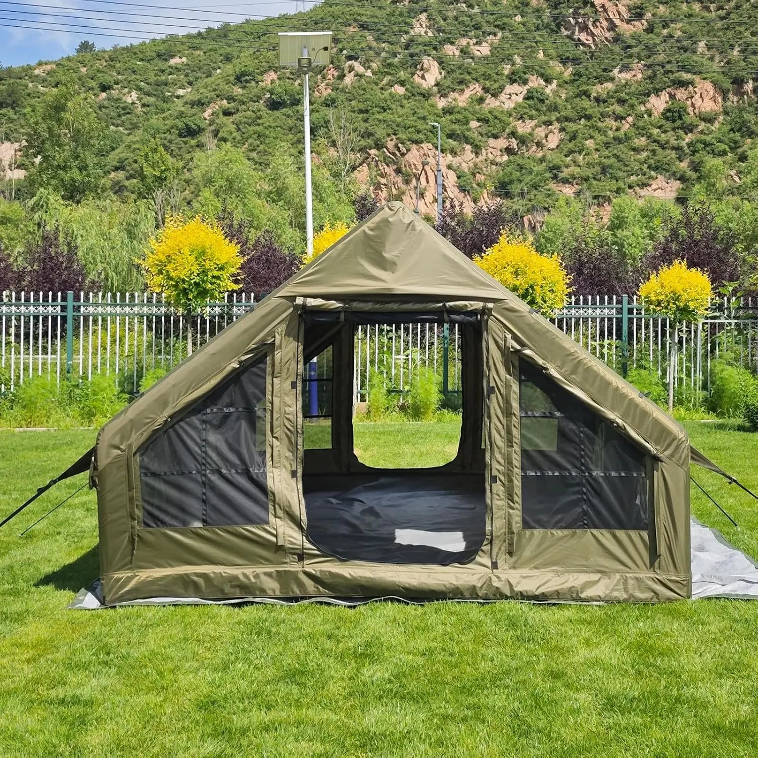 Colonnes d'air de la tente gonflable camping luxe