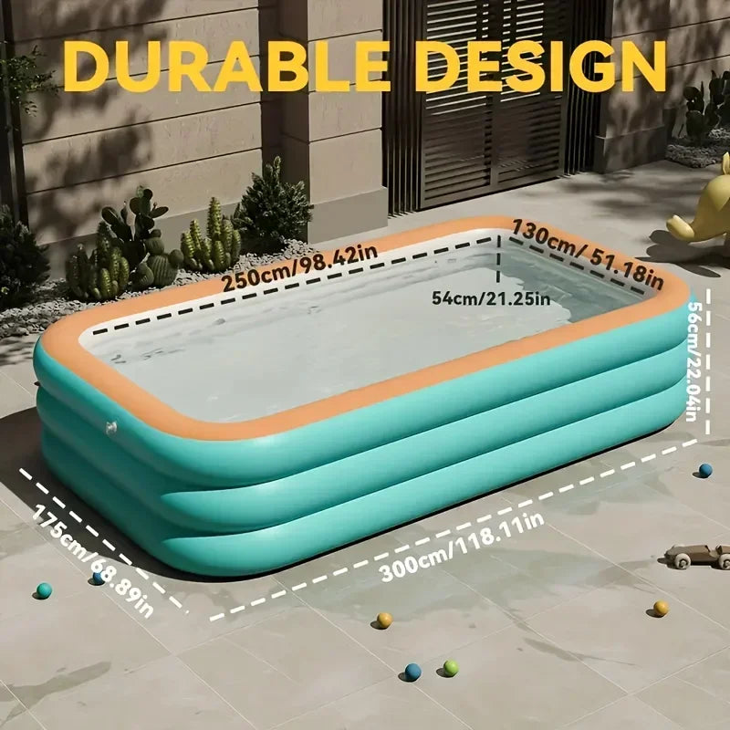 Piscine gonflable portable installée au jardin