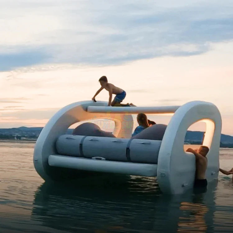 Bateau gonflable électrique 8 personnes sur l'eau