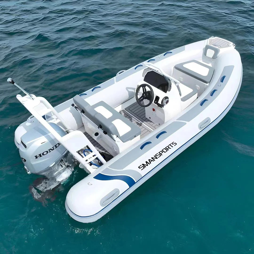 Échelle d'accès du bateau gonflable de pêche
