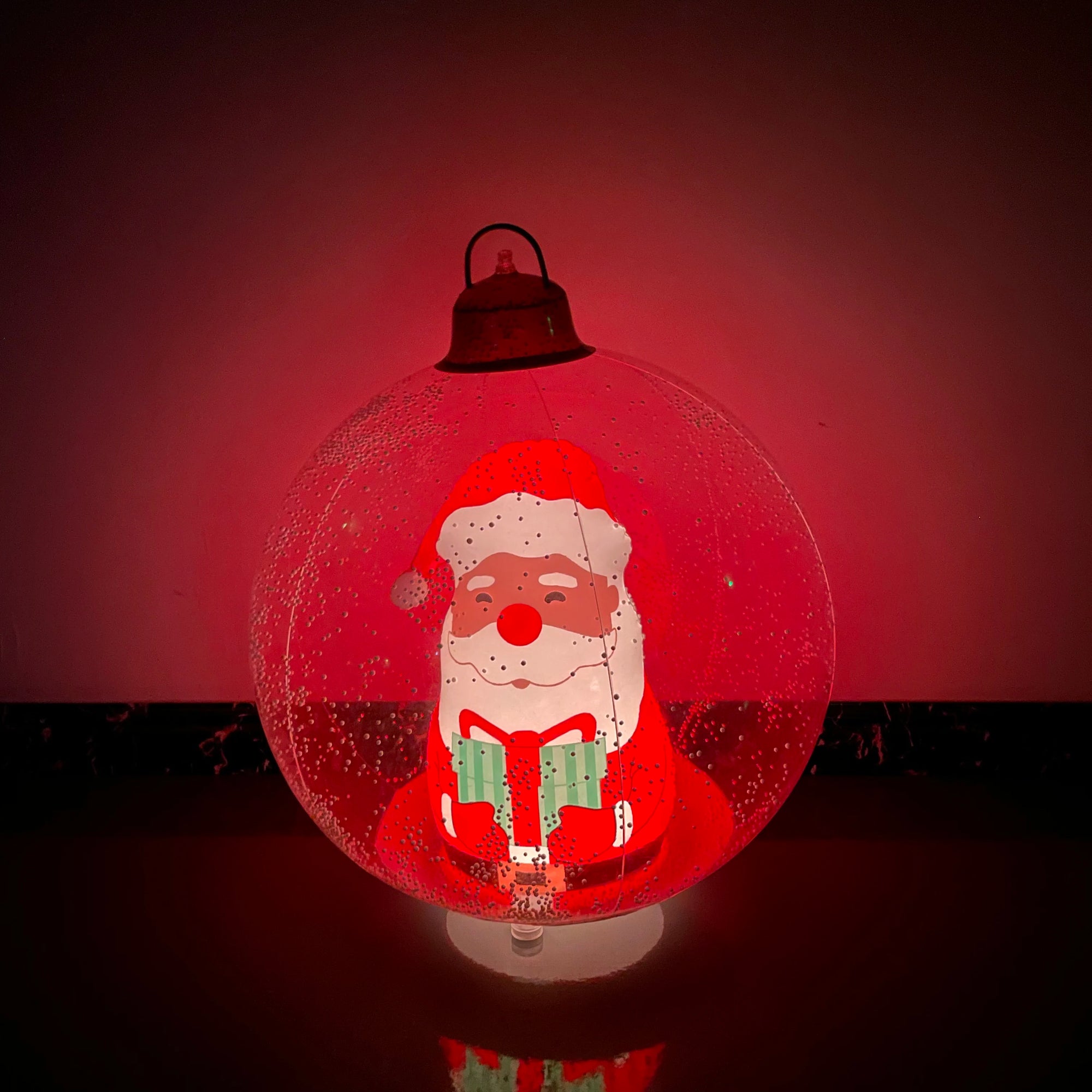 Décoration Noël gonflable globe Père Noël extérieur