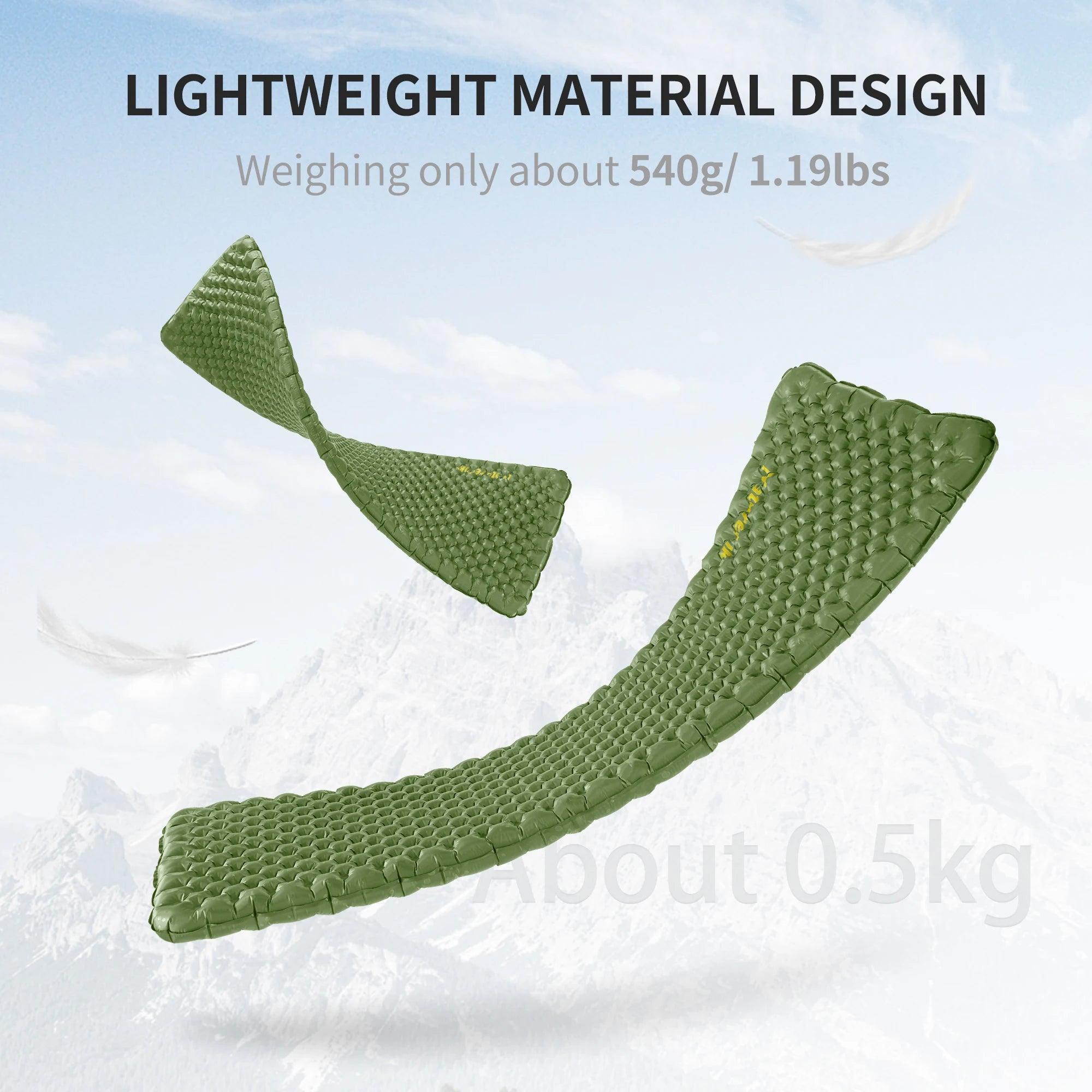 Matelas de camping gonflable installé sous tente