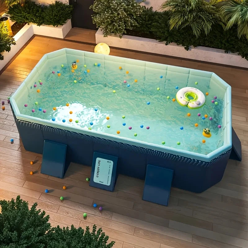 Piscine gonflable familiale installée dans un jardin