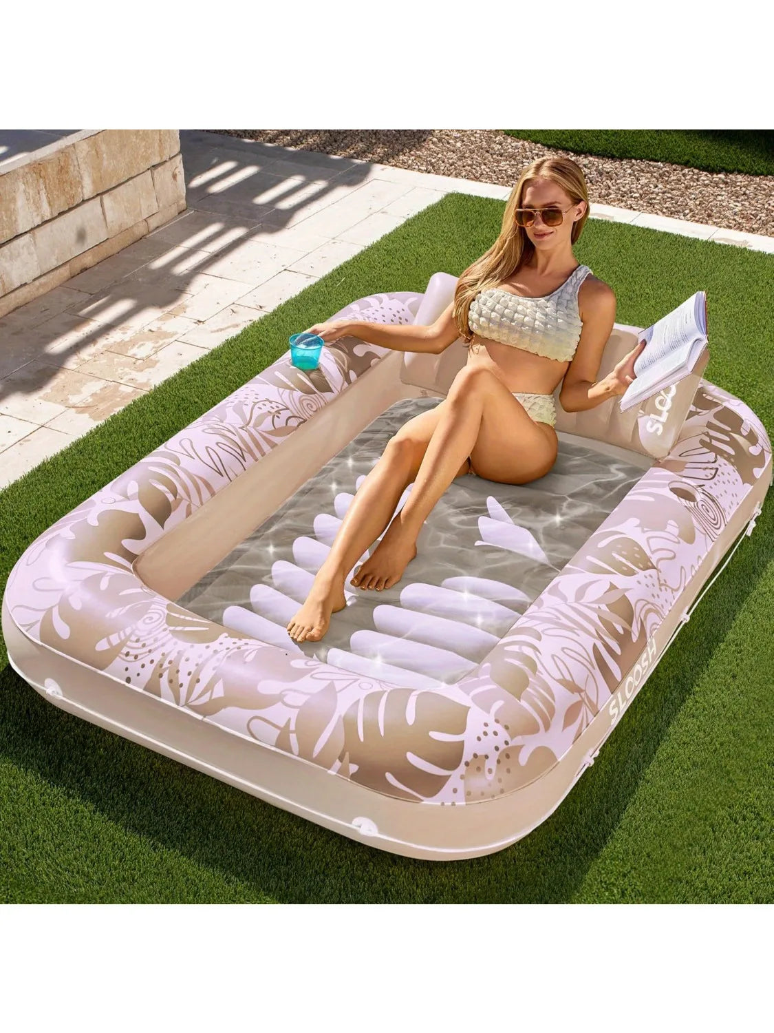 Bain de soleil gonflable porte-gobelets