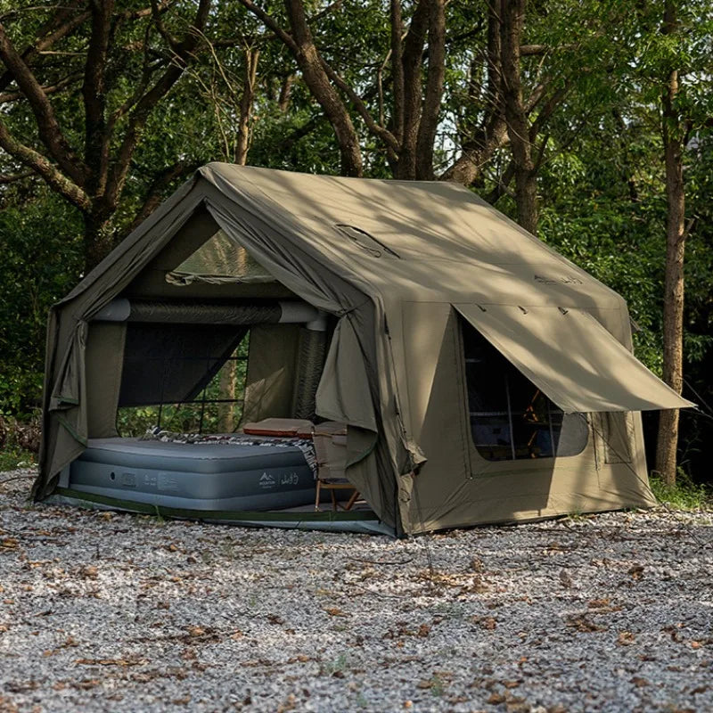Tente gonflable camping anti-moustique installée en extérieur