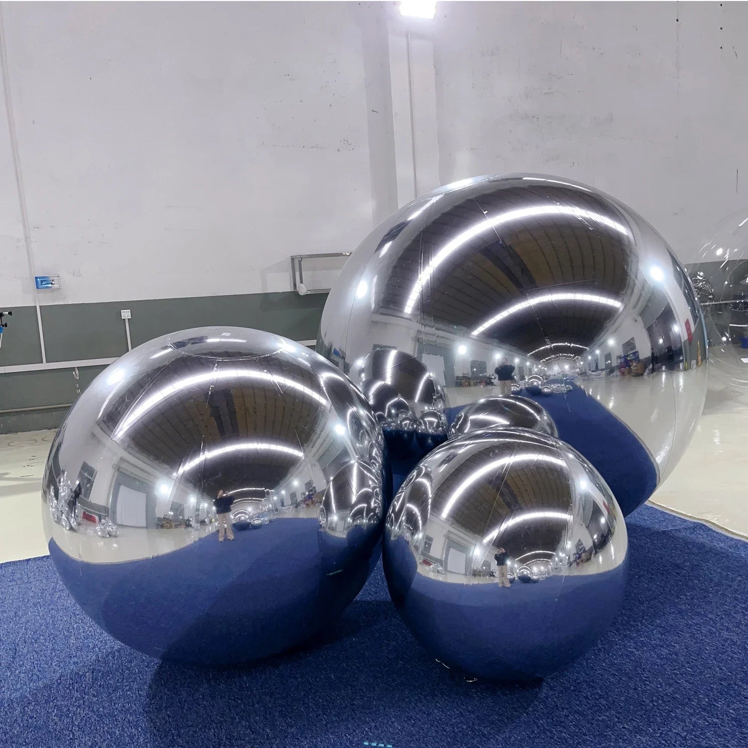 Pompe à air fournie avec le lot de boules miroir gonflables