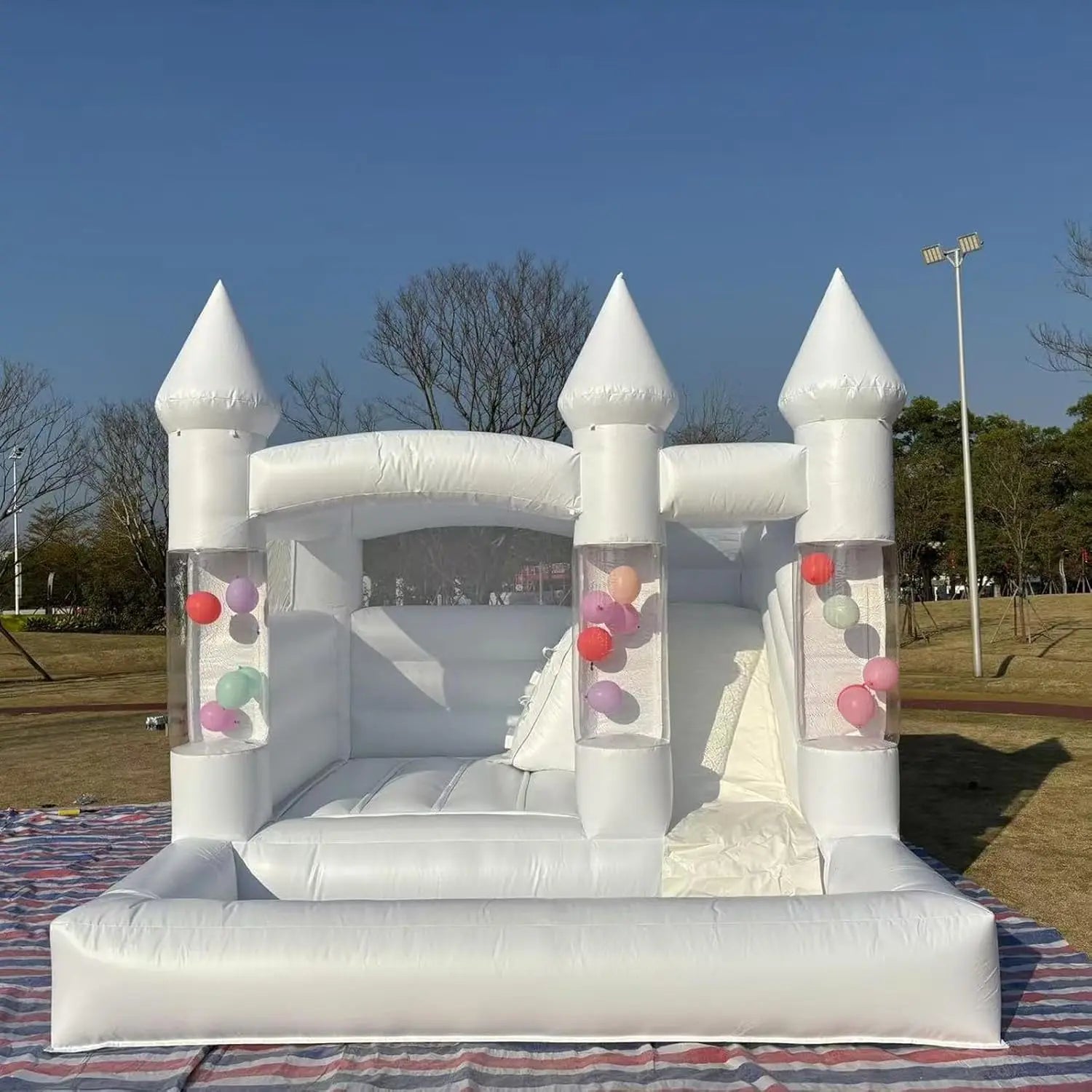 Château gonflable blanc élégant 3,6m pour mariage et cérémonie