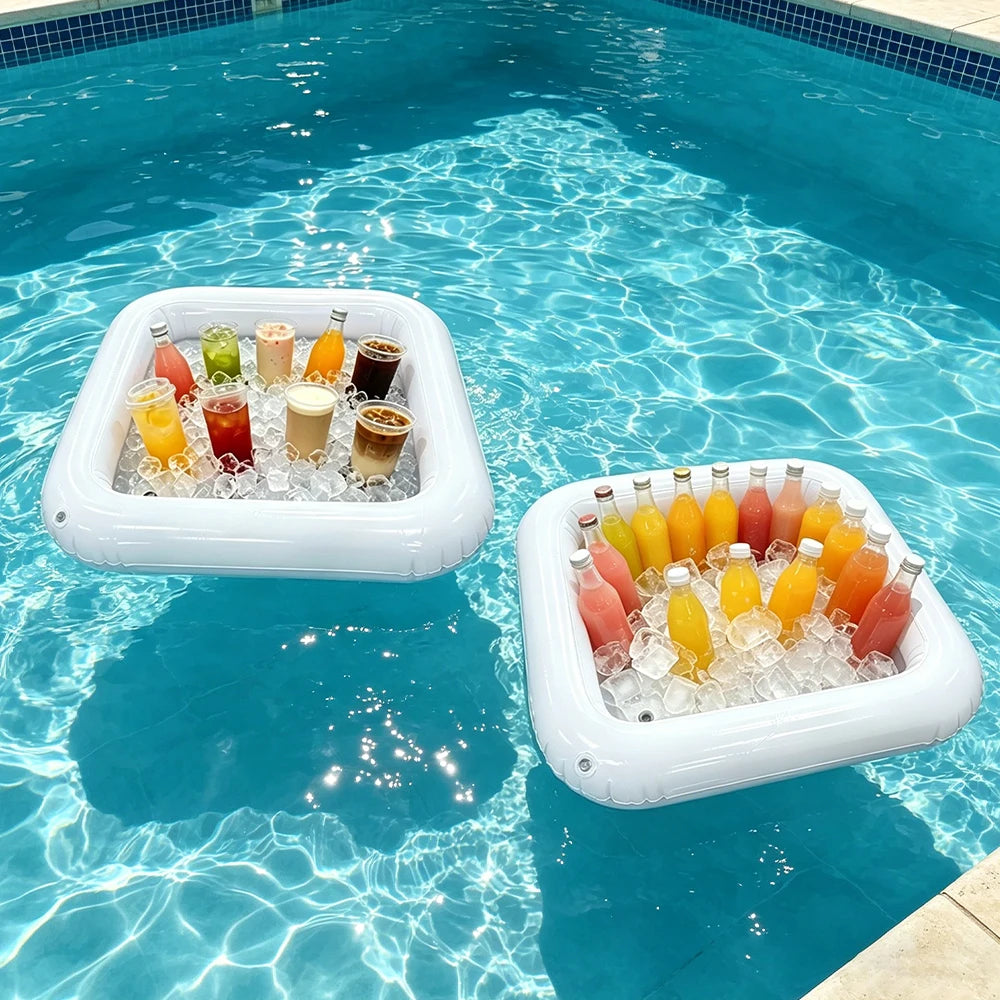 Bar gonflable de piscine utilisé lors d'une fête extérieure