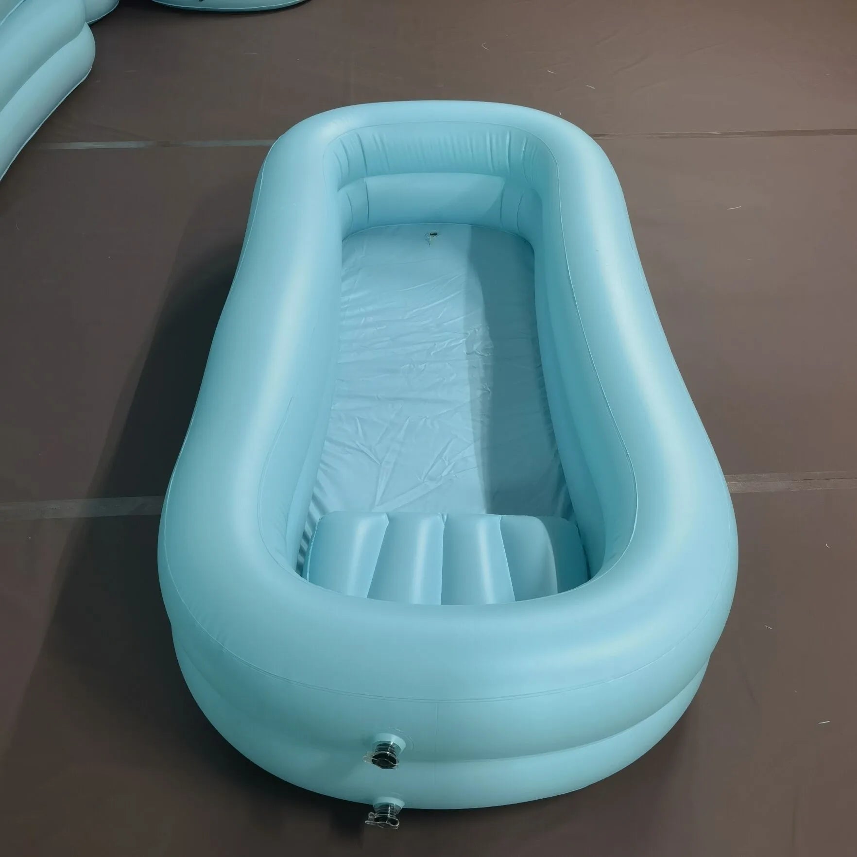 Baignoire gonflable médicale coloris bleu